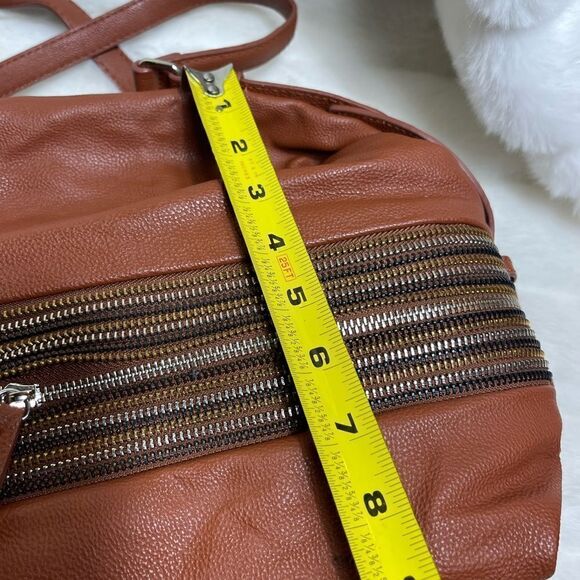 Big Buddha brown vegan zippered Satchel/shoulder bag gold tone hardwares. - Picture 7 of 14